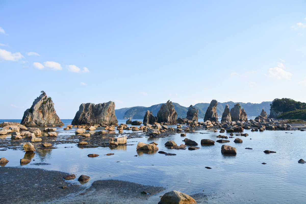 橋杭岩