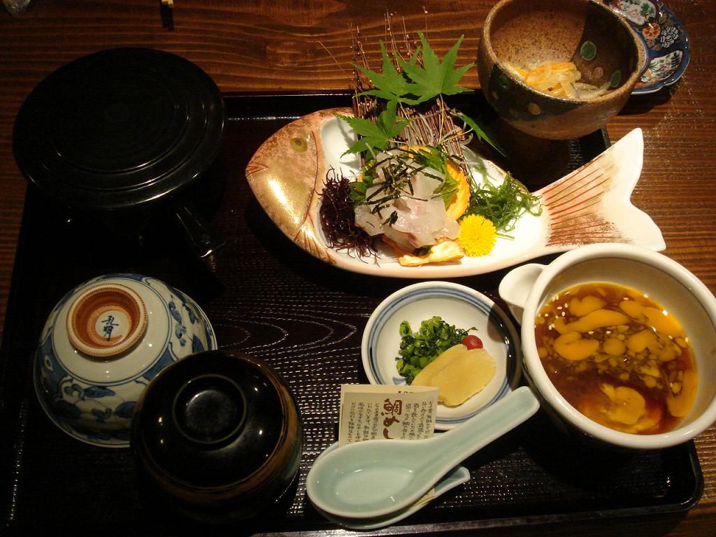 かどや駅前本店・鯛飯