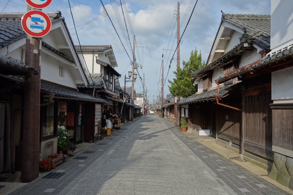 河原町妻入商家群