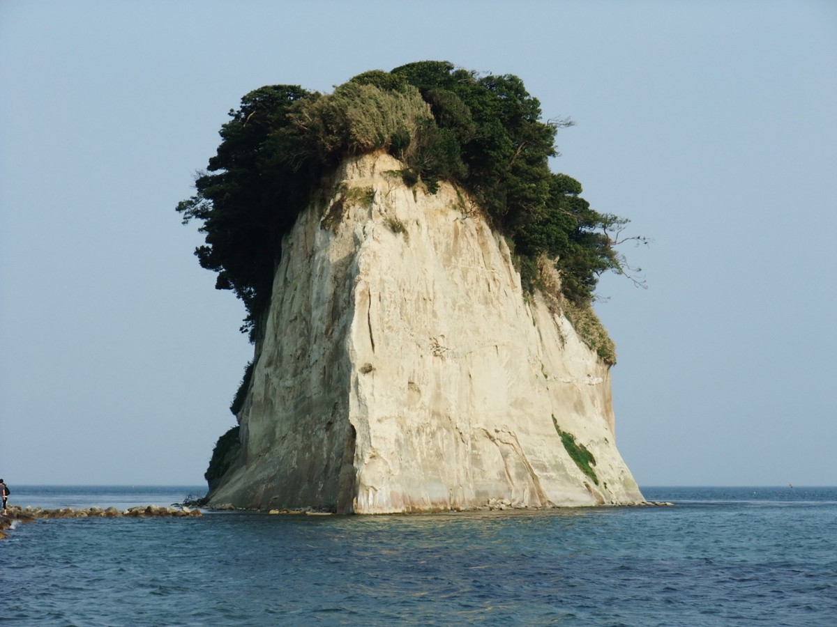 見附島