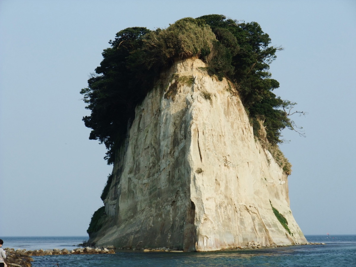 見附島