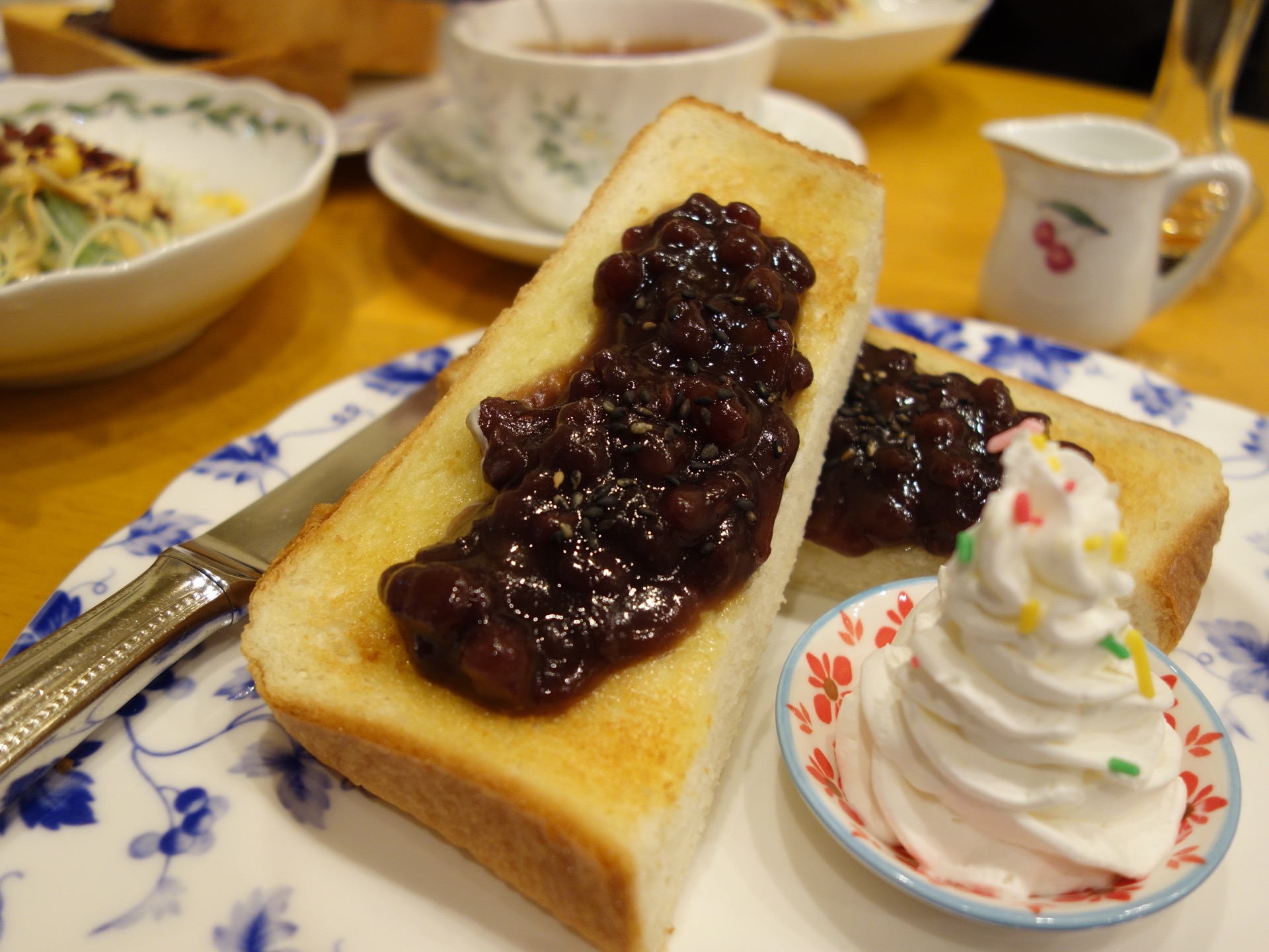 長靴と猫・名古屋モーニング