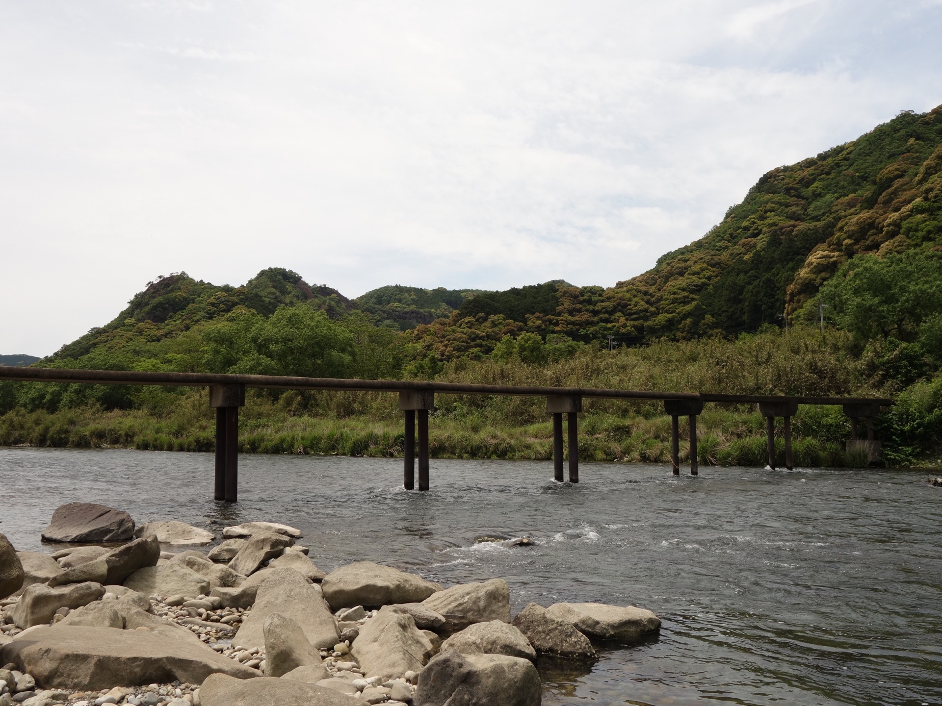 明神の潜水橋