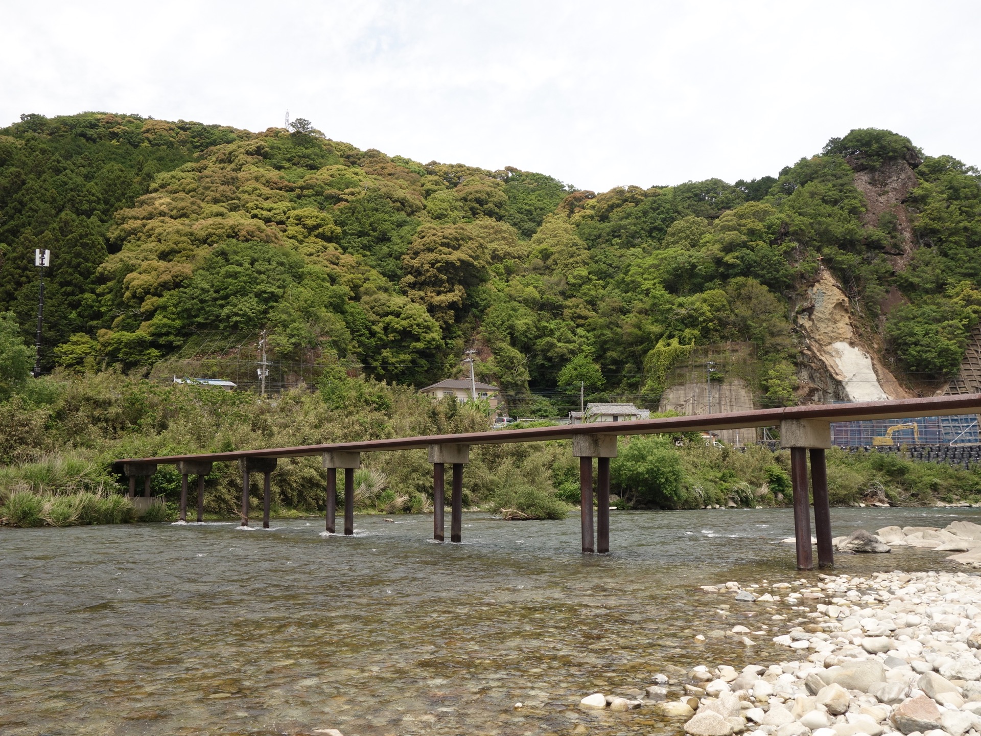 明神の潜水橋