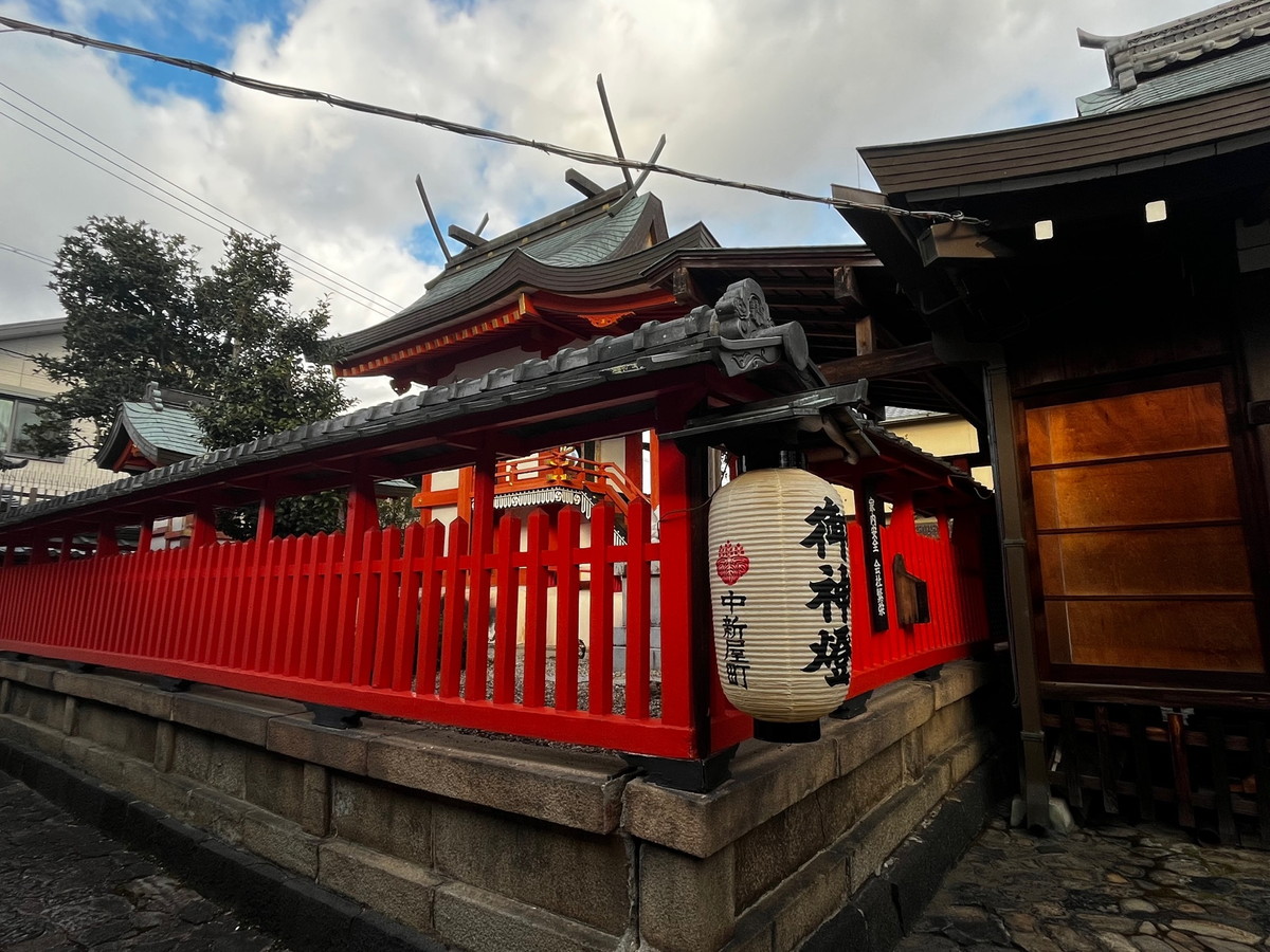 御霊神社