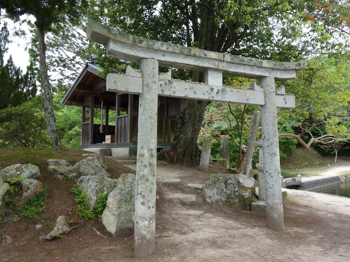 須濱神社