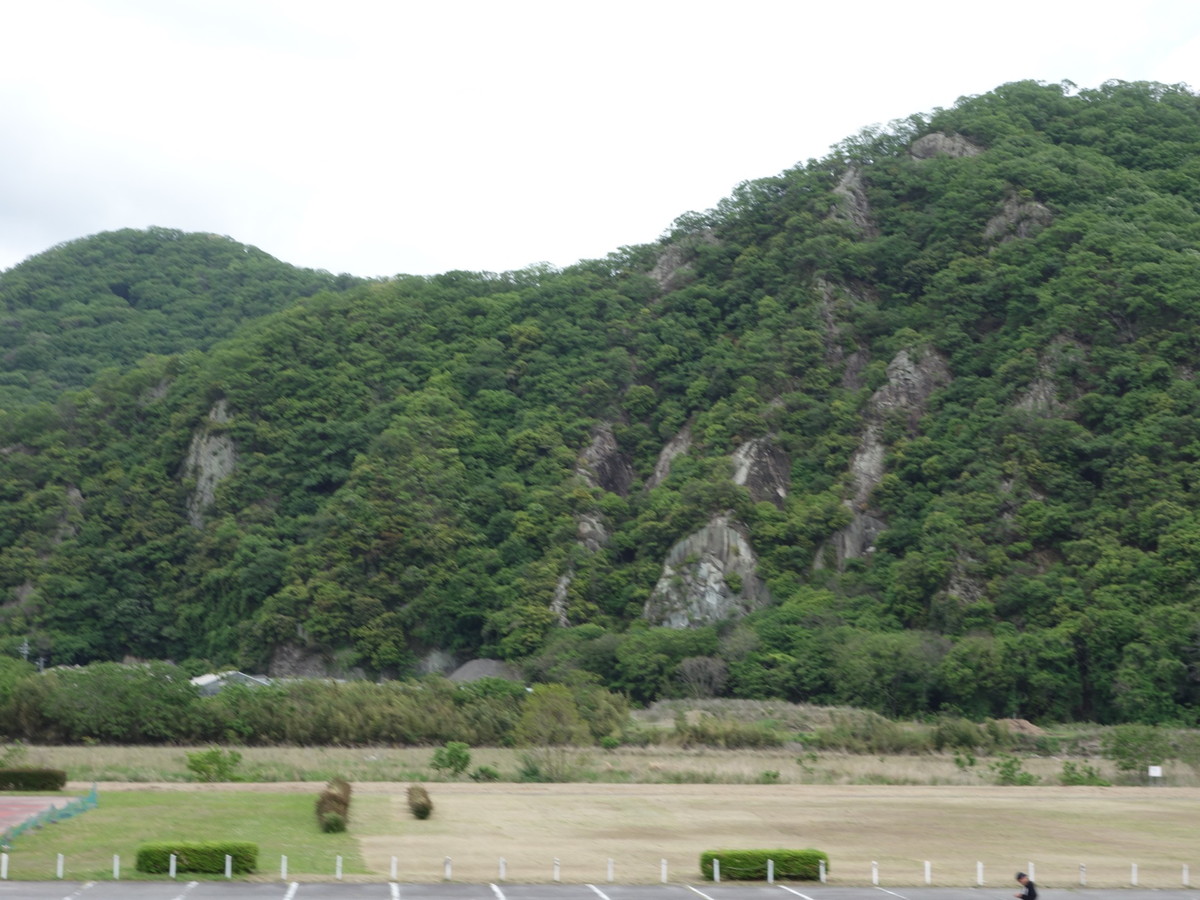 觜崎の屏風岩