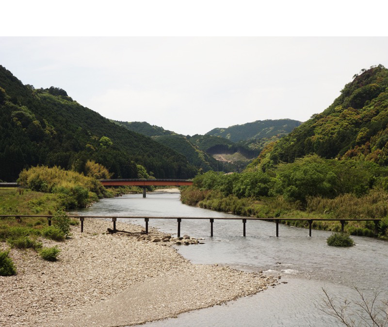 明神の潜水橋