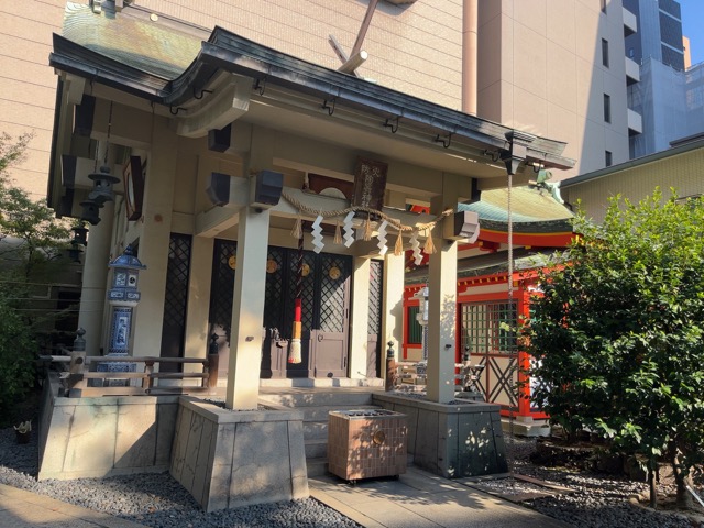 坐摩神社