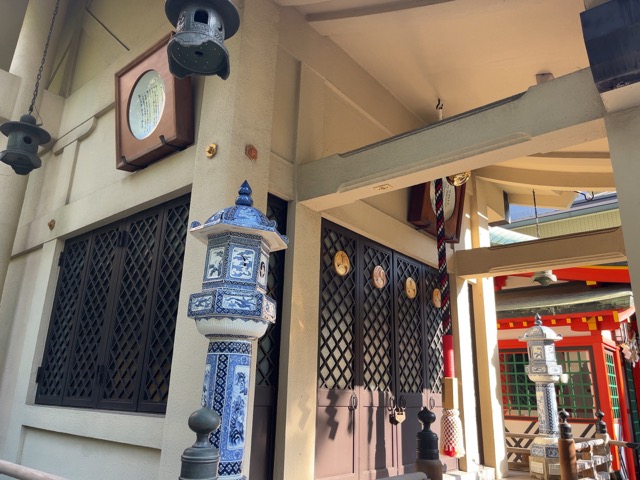 坐摩神社