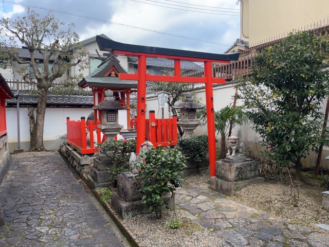 御霊神社