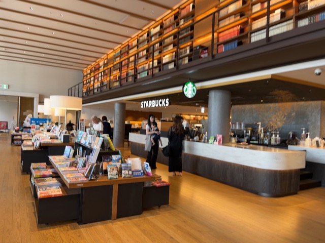和歌山市民図書館