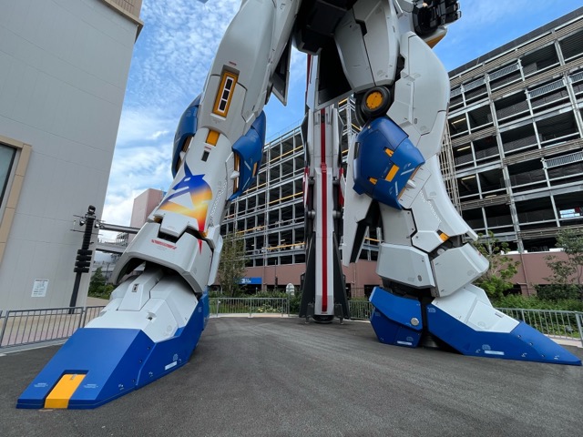 ららぽーと福岡・実物大νガンダム