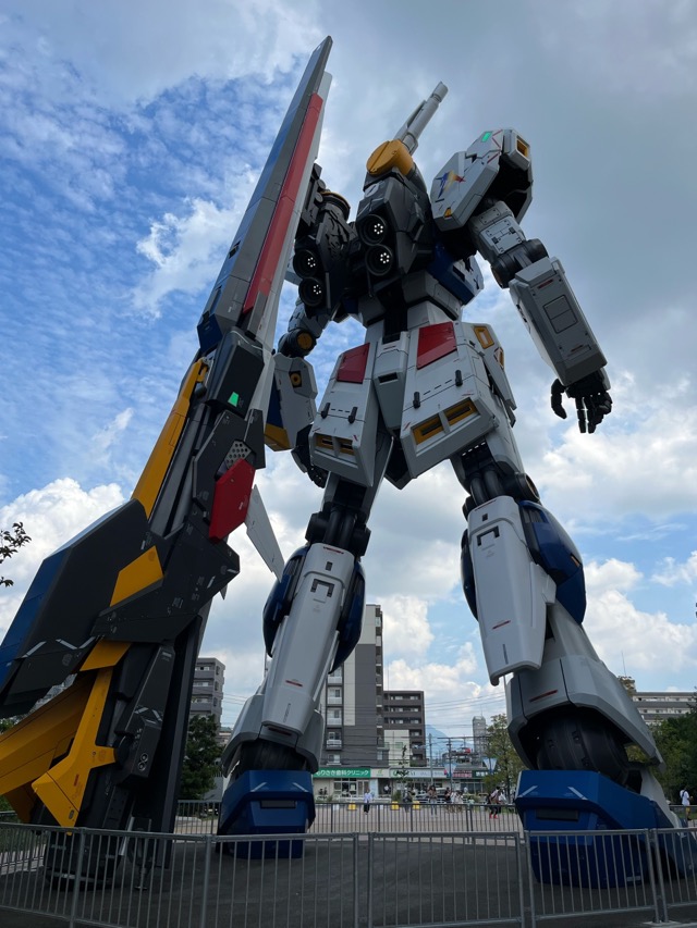 ららぽーと福岡・実物大νガンダム