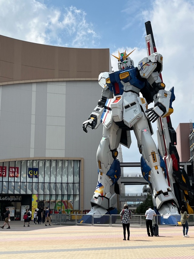 ららぽーと福岡・実物大νガンダム