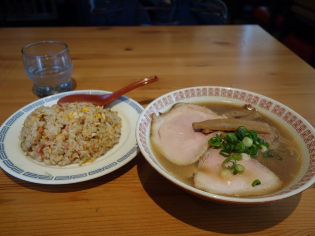 元車庫前丸宮中華そば
