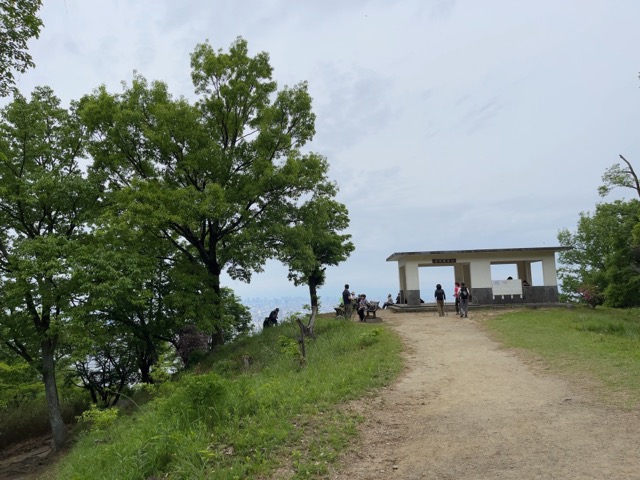 枚岡山展望台