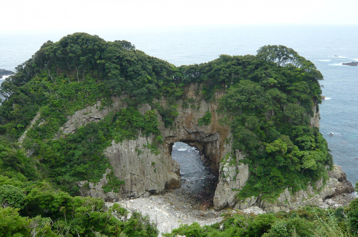 白山洞門