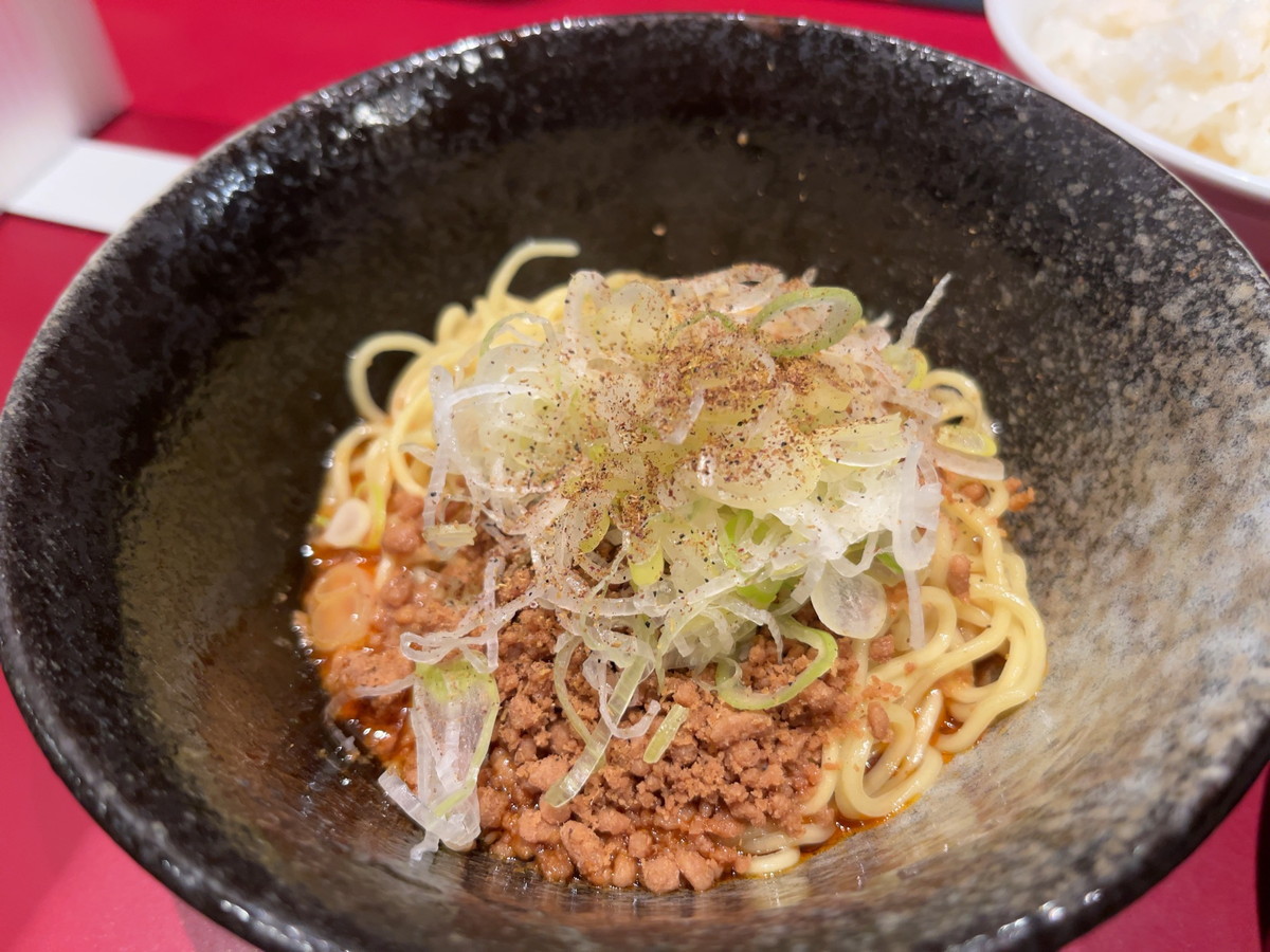 くにまつ+武蔵坊・広島汁なし担担麺