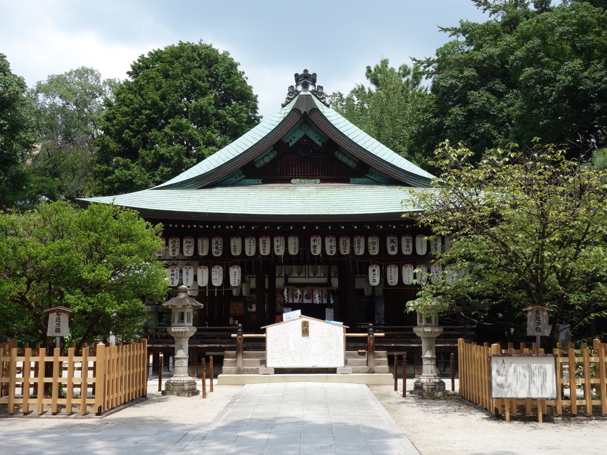 白峯神宮
