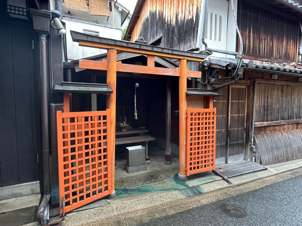 鹿猿狐ビルヂング