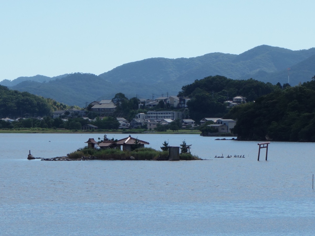 湖山池