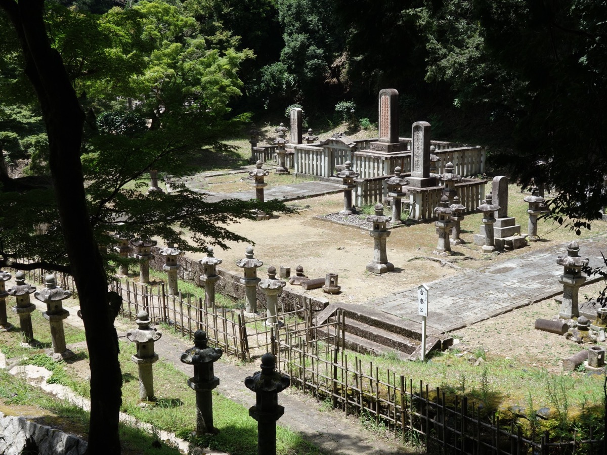 鳥取藩主池田家墓所