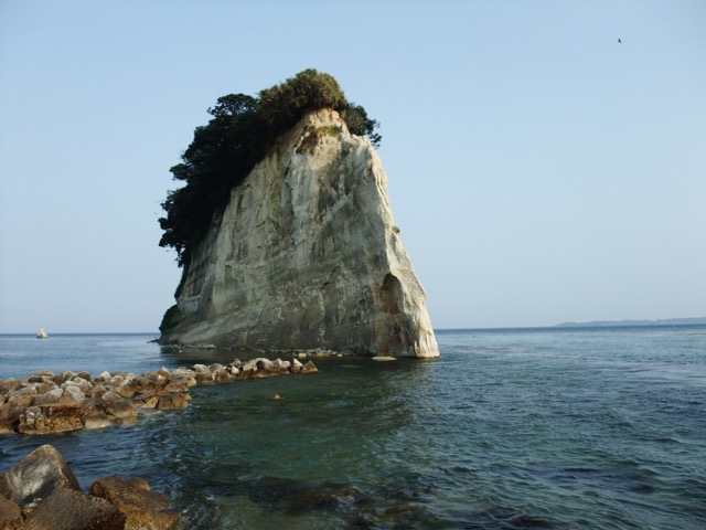 見附島