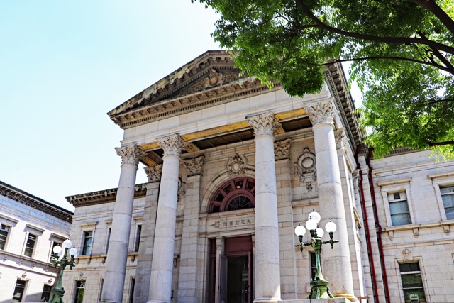 府立中之島図書館