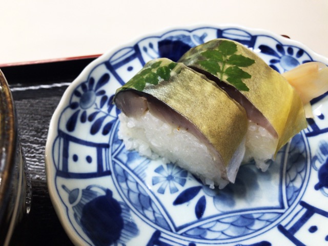 満寿形屋・鯖寿司