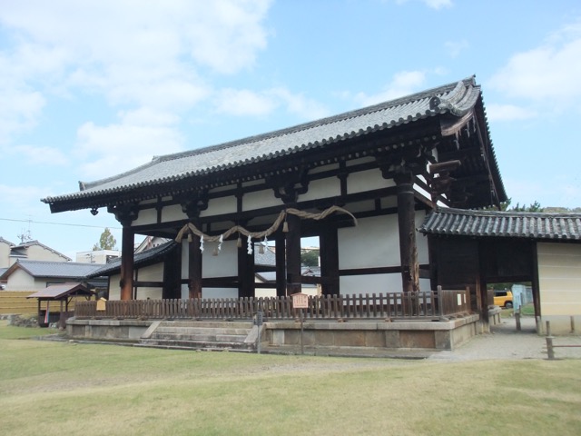 東大寺・転害門