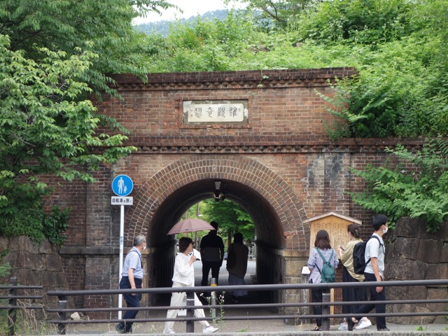 ねじりまんぽ
