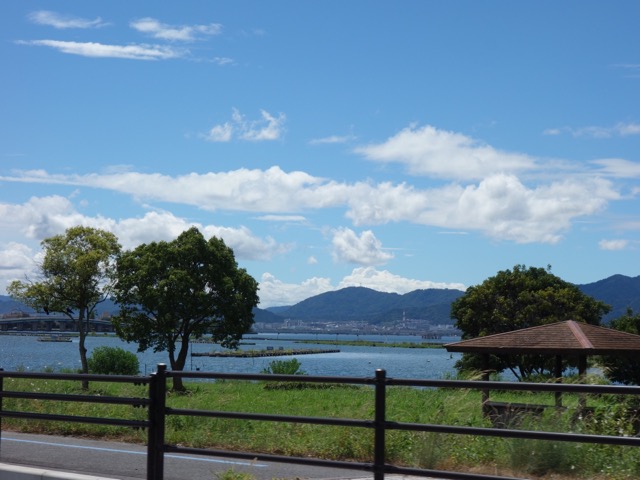 湖岸道路