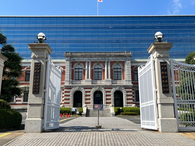 ◉真作保証◉小松益喜〓神戸地方裁判所旧庁舎風景◉油彩画F6号額装/裏書き作品説明 Yahoo!オークション - 真作 油彩画 油絵 風景画 u.sasaki F6号