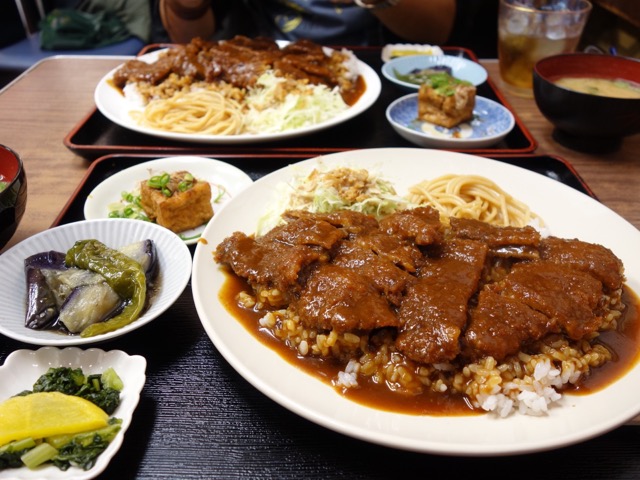 千成亭・加古川かつめし