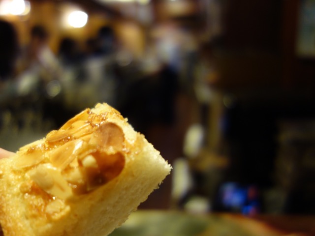 はまもとコーヒー・アーモンドトースト