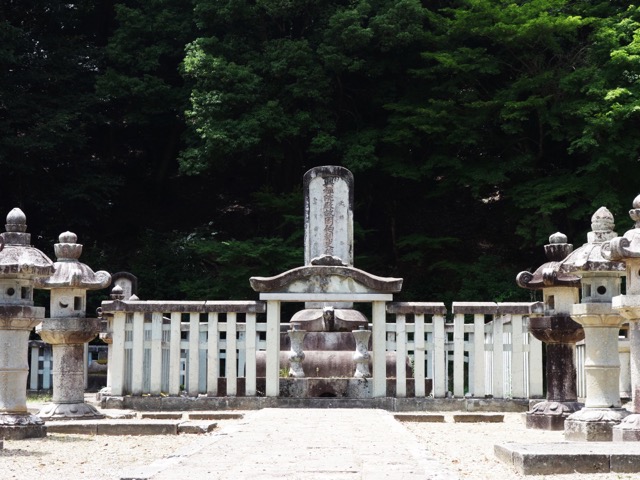 鳥取藩主池田家墓所