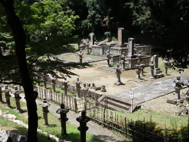 鳥取藩主池田家墓所