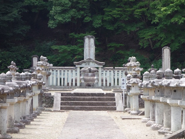 鳥取藩主池田家墓所