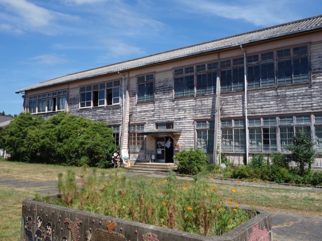 しゃくなげ學校（旧鎌掛小学校）