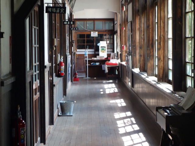 しゃくなげ學校（旧鎌掛小学校）