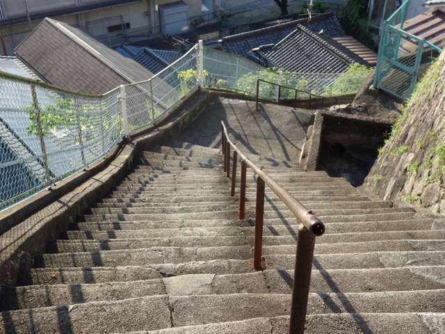 両城の200階段